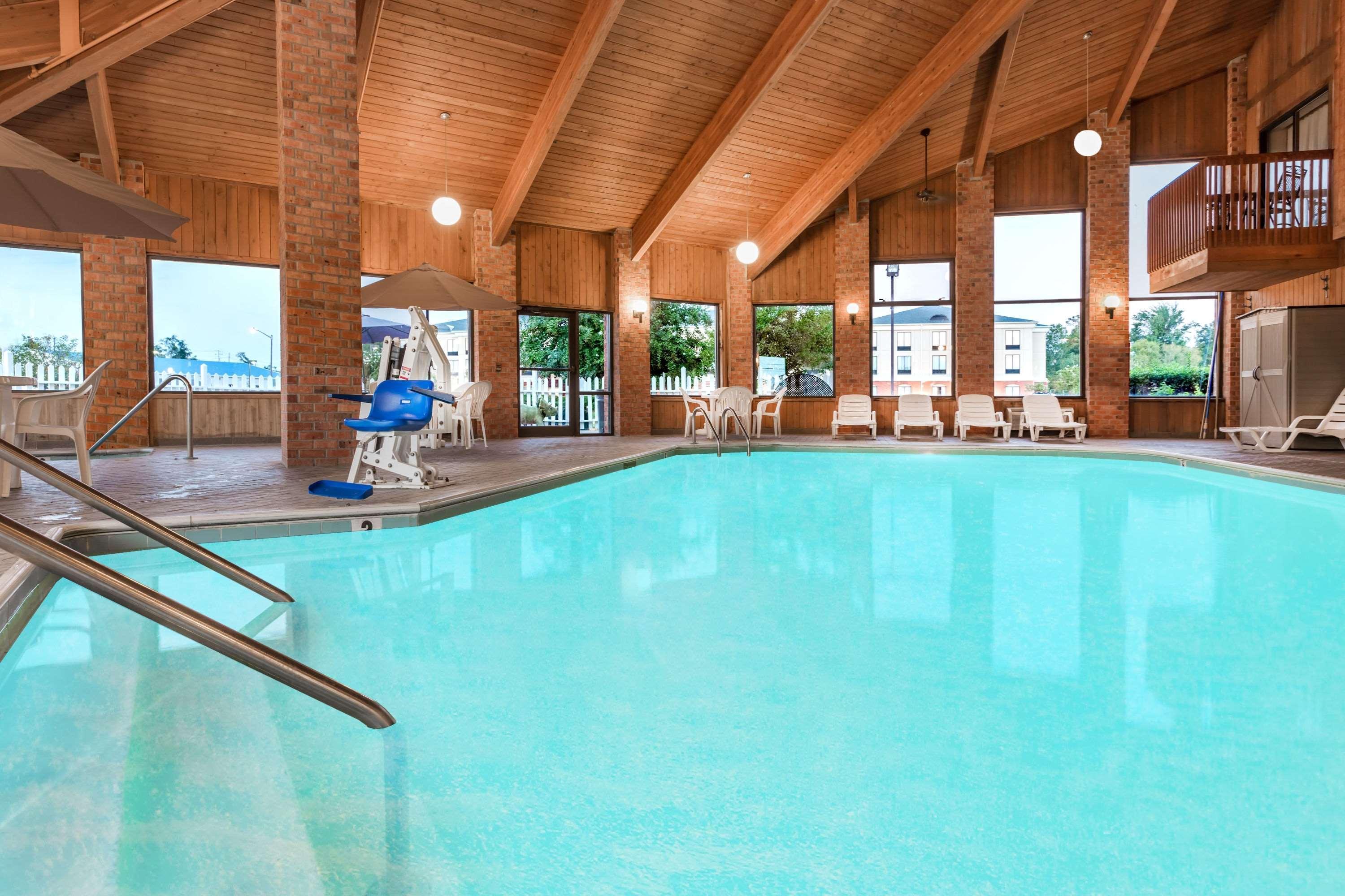 Motel Baymont By Wyndham Tupelo Exterior foto